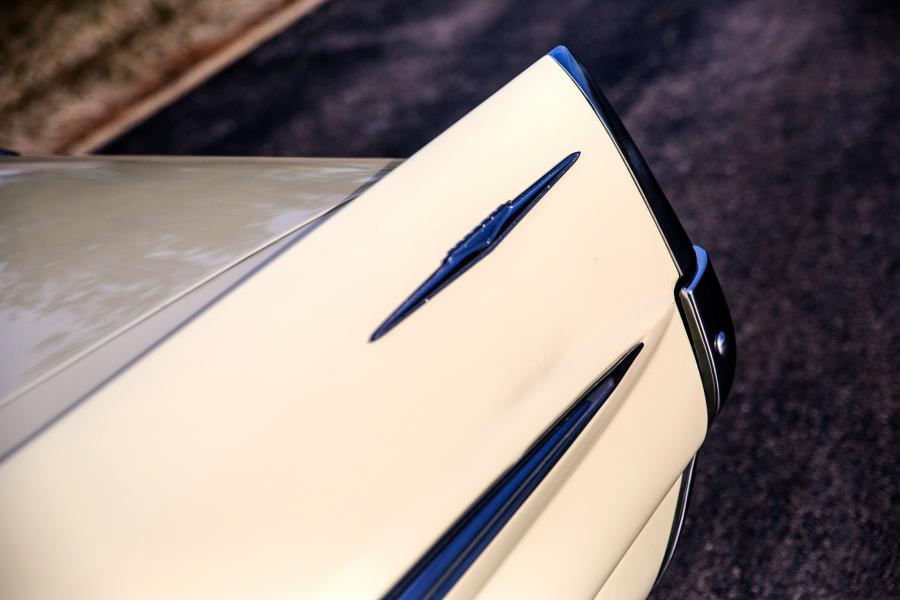 Детали экстерьера Pontiac Bonneville Convertible (2867) 1961 года  (фото 21 из 59)